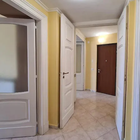 Maria Mari House * نابولي